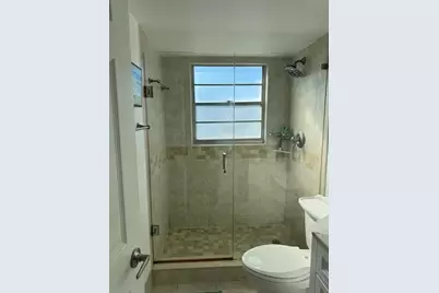 301  Oakridge Q, Unit #301, Deerfield Beach, FL 33442 - Photo 10
