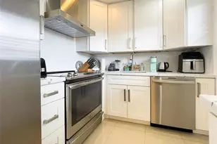 301 Oakridge Q, Deerfield Beach, FL 33442 - Photo 2