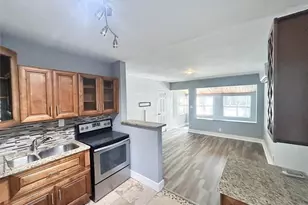 109 SE 23rd St, Fort Lauderdale, FL 33316 - Photo 2