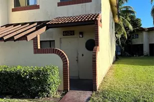 4624 NW 90th Ave, Sunrise, FL 33351 - Photo 2