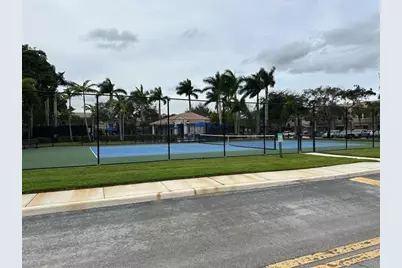12123 SW 2nd St, Pembroke Pines, FL 33025 - Photo 18