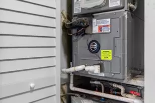 115 Lake Emerald Dr, Oakland Park, FL 33309 - Photo 38