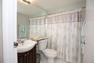 60 Flanders B, Delray Beach, FL 33484 - Photo 8