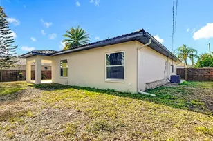 2565 Englewood Rd, Venice, FL 34293 - Photo 14