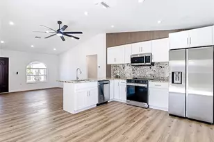 2565 Englewood Rd, Venice, FL 34293 - Photo 4