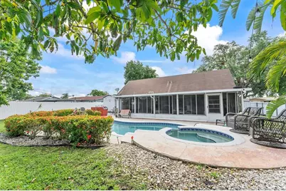 400 NW 98th Avenue, Pembroke Pines, FL 33024 - Photo 24