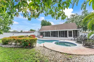 400 NW 98th Ave, Pembroke Pines, FL 33024 - Photo 24