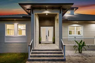 1371 Cumberland Rd, Venice, FL 34293 - Photo 2