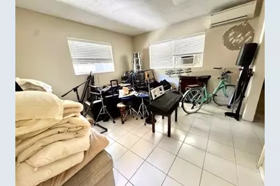 271 SW 11th Ave, Hallandale Beach, FL 33009 - Photo 8