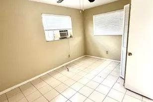 271 SW 11th Ave, Hallandale Beach, FL 33009 - Photo 22