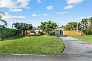 2941 NE 8th Ave, Pompano Beach, FL 33064 - Photo 2