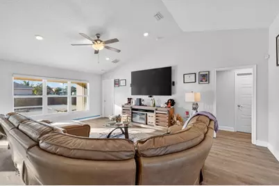 1702 SW Gloria Ln, Port Saint Lucie, FL 34953 - Photo 10