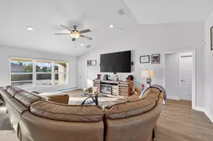 1702 SW Gloria Ln, Port Saint Lucie, FL 34953 - Photo 10