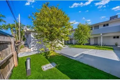 720 NE 7th St, Unit #1A, Hallandale Beach, FL 33009 - Photo 6