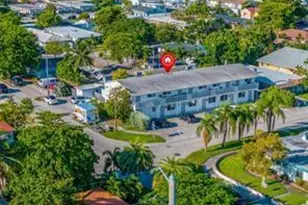 720 NE 7th St, Hallandale Beach, FL 33009 - Photo 10