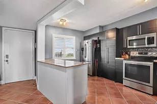 2202 S Cypress Bend Dr, Pompano Beach, FL 33069 - Photo 10