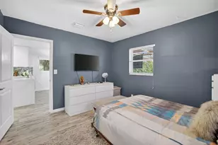 1383 NE 38th St, Oakland Park, FL 33334 - Photo 32