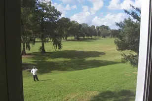 605 Oaks Dr, Pompano Beach, FL 33069 - Photo 2