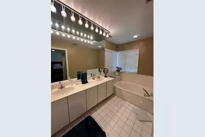 9355 NW 18th Pl, Plantation, FL 33322 - Photo 8