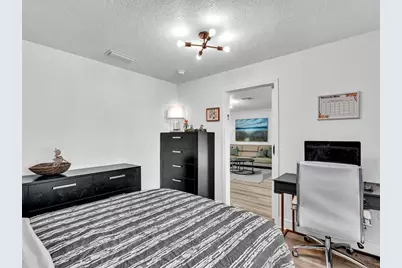 2105 NE 62nd St, Fort Lauderdale, FL 33308 - Photo 18