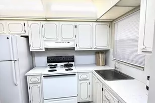 3091 E Sunrise Lakes Dr Unit, Sunrise, FL 33322 - Photo 4