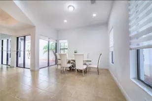 8362 NW 39th Ct, Pembroke Pines, FL 33024 - Photo 6