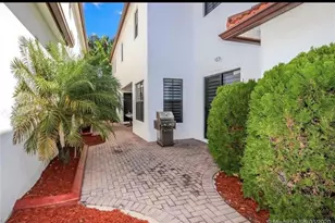 8362 NW 39th Ct, Pembroke Pines, FL 33024 - Photo 22