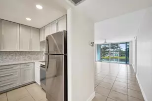 9430 Poinciana Pl, Davie, FL 33324 - Photo 4