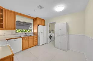 881 NW Zinnia Ln, Plantation, FL 33317 - Photo 46