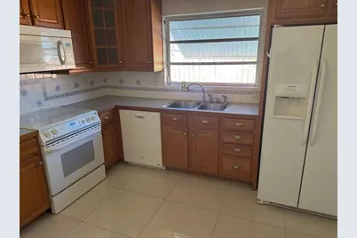 881 NW Zinnia Ln, Plantation, FL 33317 - Photo 12