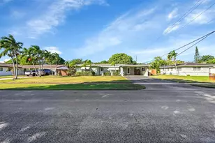 881 NW Zinnia Ln, Plantation, FL 33317 - Photo 36