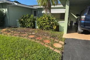 881 NW Zinnia Ln, Plantation, FL 33317 - Photo 4