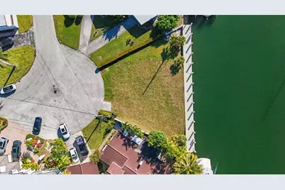 1429 SE 12th Ct, Fort Lauderdale, FL 33316 - Photo 2