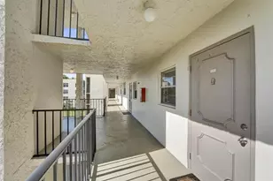 9235 Lagoon Pl, Davie, FL 33324 - Photo 4