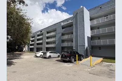 9359  Fontainebleau Blvd, Unit #F401, Miami, FL 33172 - Photo 2