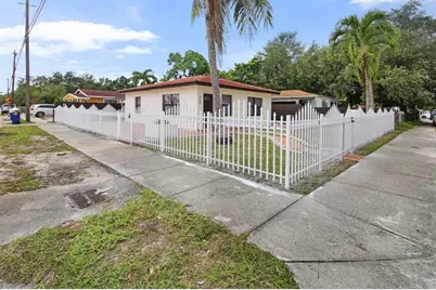 800 NW 101st St, Miami, FL 33150 - Photo 14