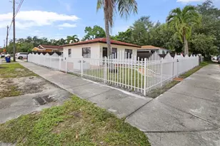 800 NW 101st St, Miami, FL 33150 - Photo 14