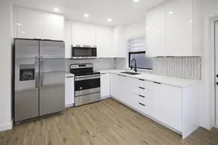 800 NW 101st St, Miami, FL 33150 - Photo 10