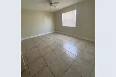 4800 NW 24th Ct, Unit #D-111, Lauderdale Lakes, FL 33313 - Photo 4