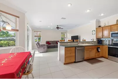 517 SE 7th Ave, Deerfield Beach, FL 33441 - Photo 8