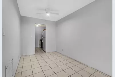 2424 NW 39th Way, Unit #202, Lauderdale Lakes, FL 33311 - Photo 2