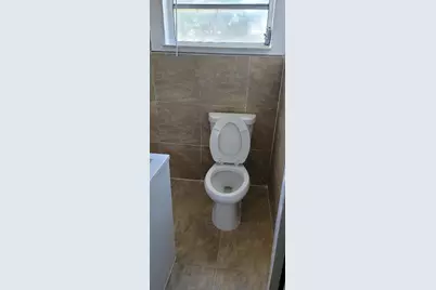 1399 NE 28th St, Pompano Beach, FL 33064 - Photo 20