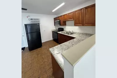 4742  Myrtle Dr, Unit #4744, Lake Worth, FL 33463 - Photo 4