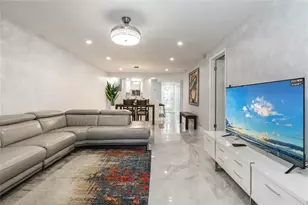 9523 S Hollybrook Lake Dr, Pembroke Pines, FL 33025 - Photo 2