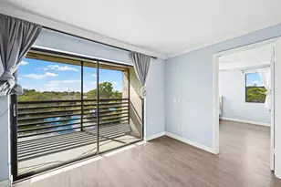 10466 Sunrise Lakes Blvd, Sunrise, FL 33322 - Photo 18