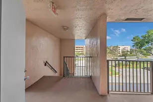 10466 Sunrise Lakes Blvd, Sunrise, FL 33322 - Photo 38