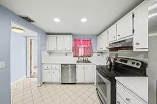 10466 Sunrise Lakes Blvd, Sunrise, FL 33322 - Photo 36