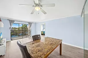 10466 Sunrise Lakes Blvd, Sunrise, FL 33322 - Photo 16