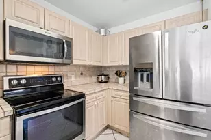 8940 NW 38th Dr, Coral Springs, FL 33065 - Photo 8