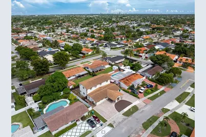 2705 SW 108th Ct, Miami, FL 33165 - Photo 50